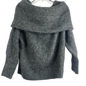 H & M Aplaca blend cowl neck sweater. Size medium. GUC